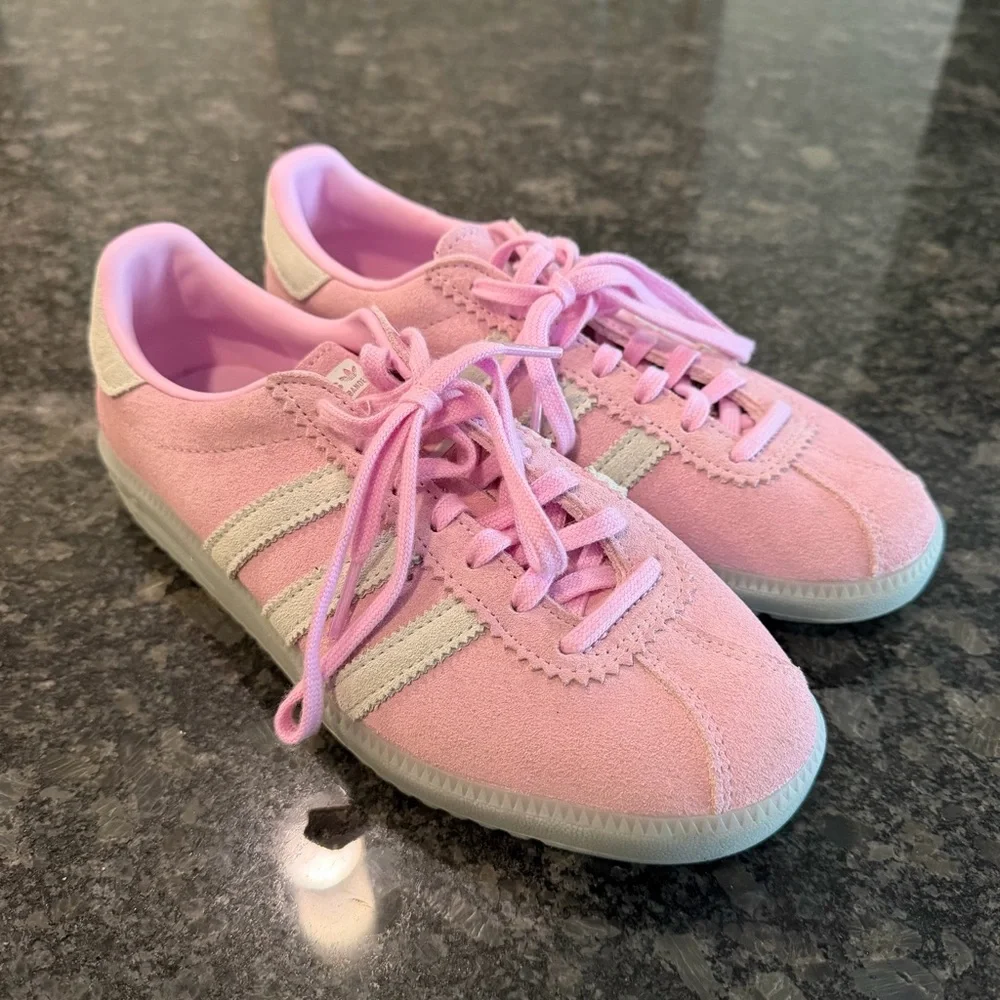 Adidas Bermuda Sneakers Size‎ 5.5 Pink